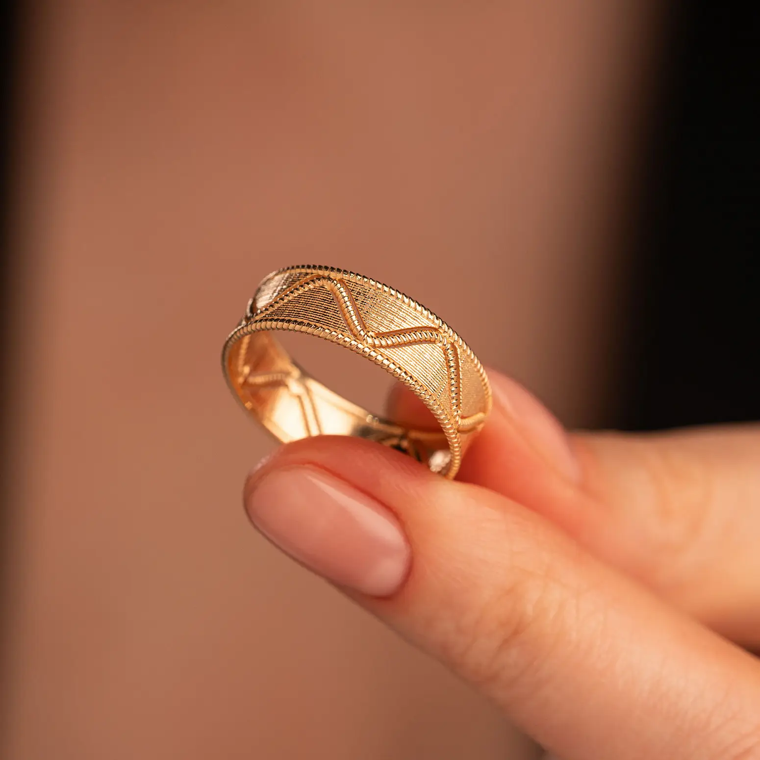 эксклюзивное обручальное кольцо из красного золота 911942 фото дворец обручальных колец фото 4